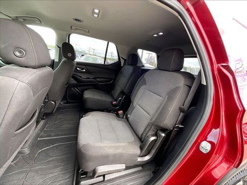 Used 2020 Chevrolet Traverse LT FWD image 14