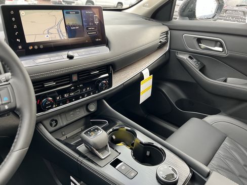 New 2026 Nissan Rogue Platinum image 26