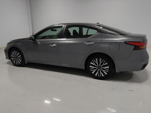 Used 2023 Nissan Altima 2.5 SV image 3