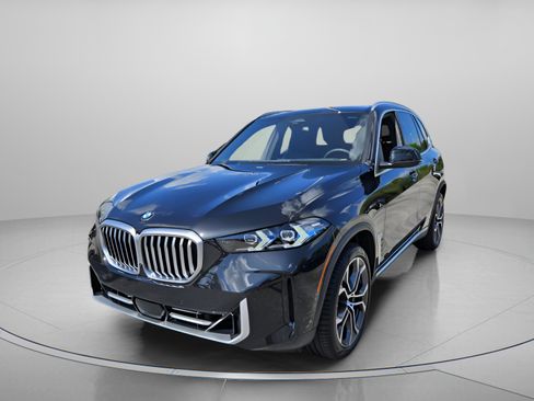 New 2026 BMW X5 xDrive40i w/ Climate Comfort Package image 2