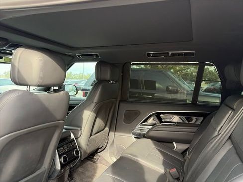 Used 2024 Land Rover Range Rover Long Wheelbase SE AWD/4WD image 8