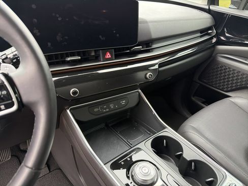 Used 2025 Kia Carnival SX Prestige FWD image 17