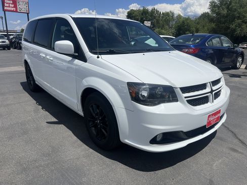Used 2019 Dodge Grand Caravan GT w/ Safety Sphere Group FWD image 2