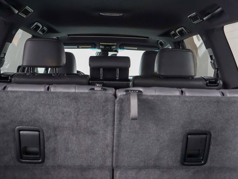 Used 2023 Lexus GX 460 Premium w/ Premium Package image 32