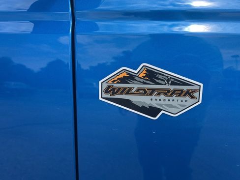 Used 2023 Ford Bronco Wildtrak image 8