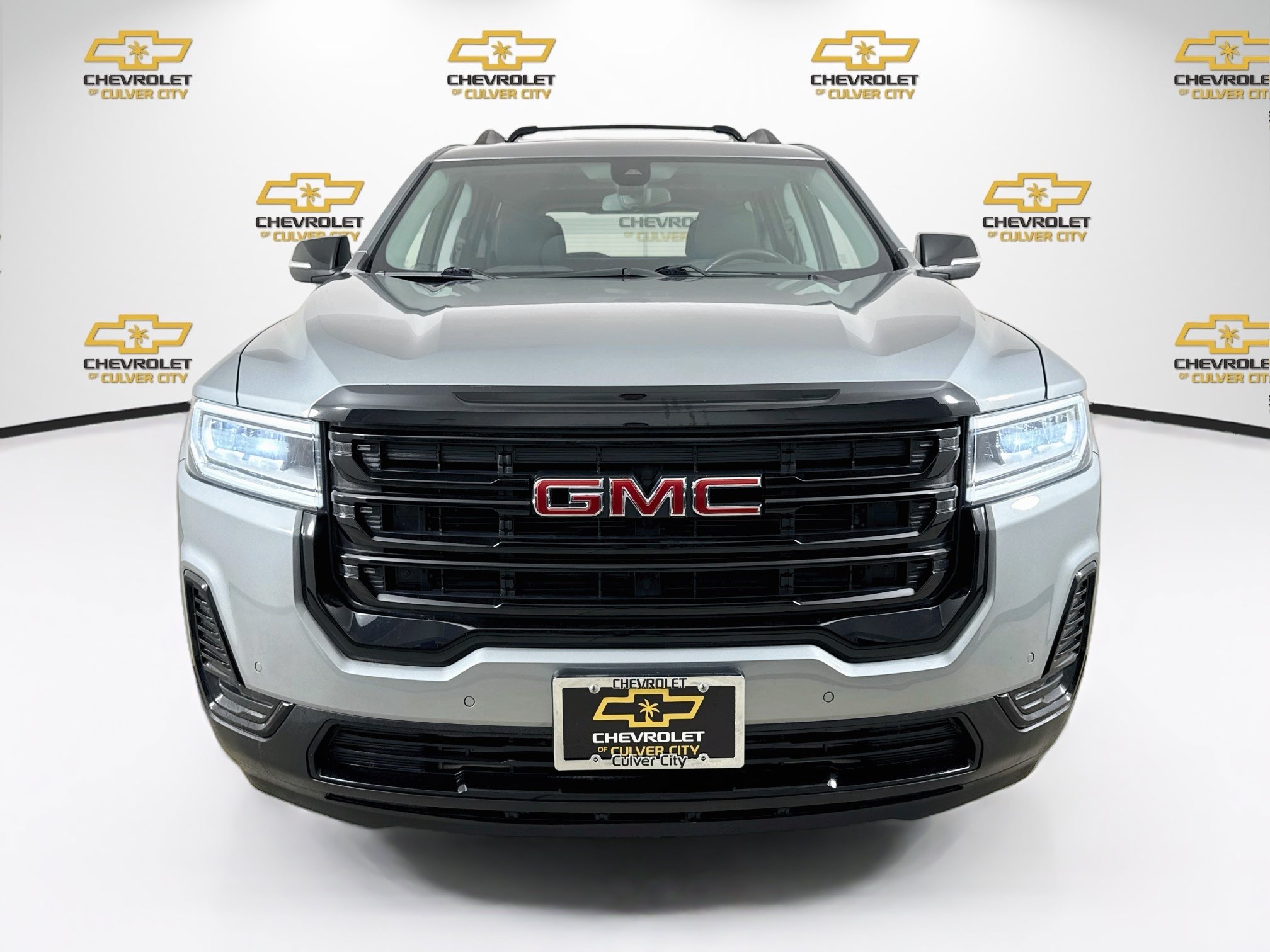 Used 2023 GMC Acadia SLE w/ Driver Convenience Package AWD/4WD image 2