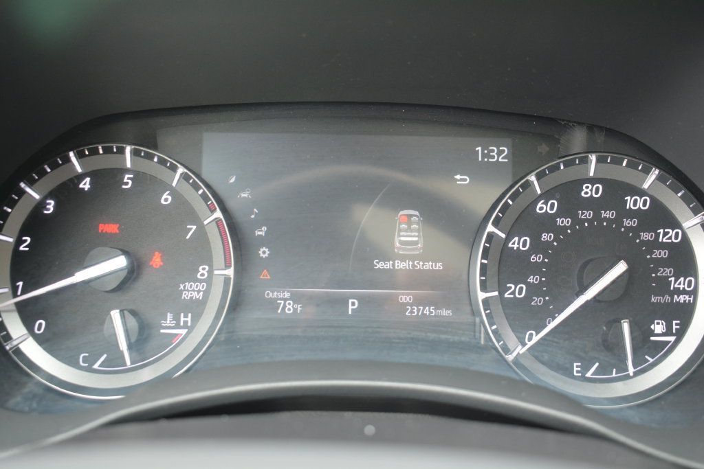 Used 2021 Toyota Highlander Platinum AWD/4WD image 14
