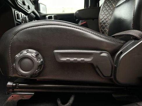 Used 2022 Jeep Wrangler Unlimited Sahara image 28