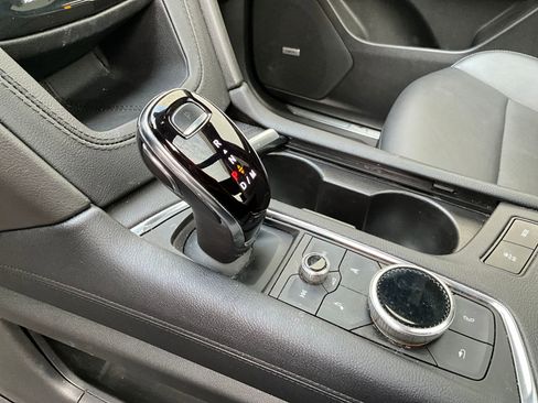 Certified 2022 Cadillac XT5 Premium Luxury w/ LPO, Floor Liner Package image 34