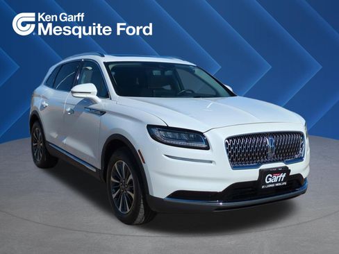 Used 2023 Lincoln Nautilus Reserve image 1