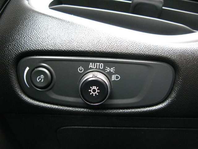 Used 2024 Chevrolet Malibu LT FWD image 16