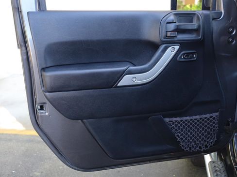 Used 2016 Jeep Wrangler Sahara w/ Mopar Chrome Edition Group image 13