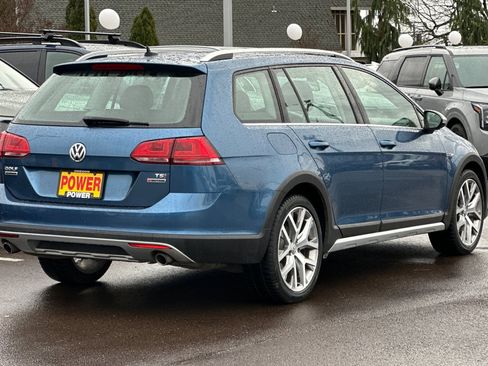 Used 2017 Volkswagen Golf Alltrack SEL image 4