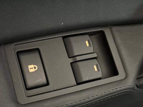 Used 2010 Tesla Roadster Sport image 12