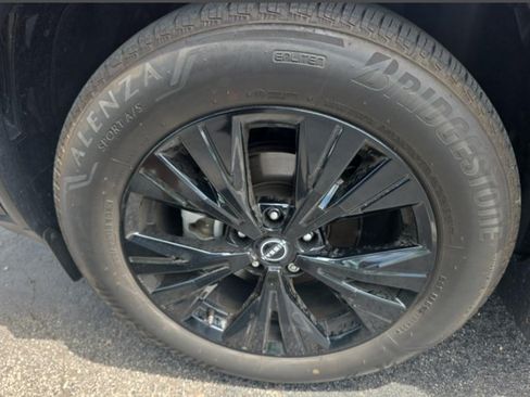 Certified 2023 Nissan Rogue SV w/ SV Premium B Package AWD/4WD image 2