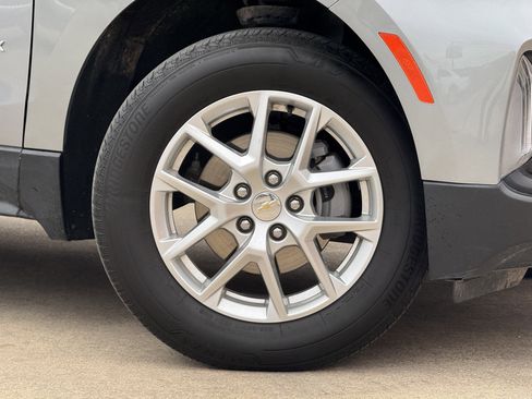 Used 2024 Chevrolet Equinox LT image 3