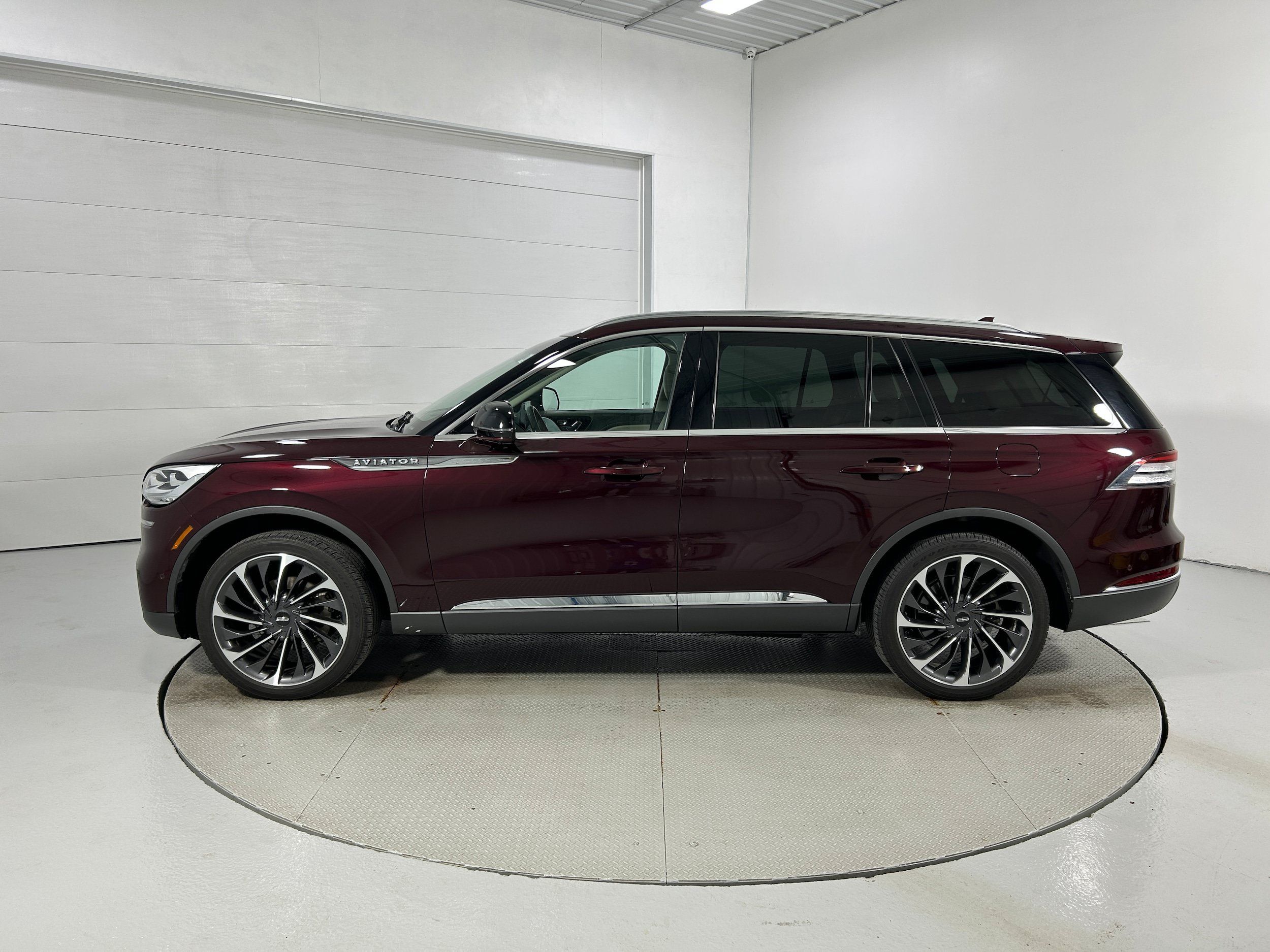 Used 2020 Lincoln Aviator Reserve w/ Equipment Group 202A AWD/4WD image 21