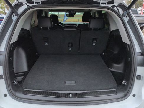 Used 2023 Jeep Grand Cherokee Limited image 12