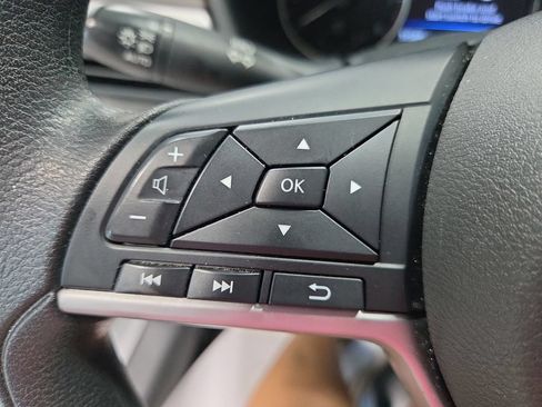 Used 2024 Nissan Altima 2.5 SV FWD image 32