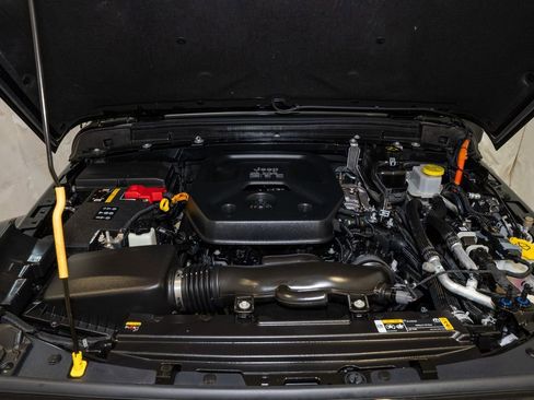 Used 2021 Jeep Wrangler Unlimited Sahara image 20