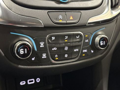 Used 2024 Chevrolet Equinox LT FWD image 16