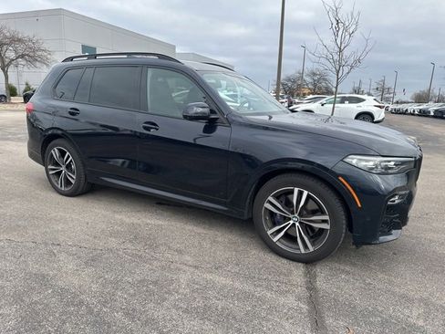 Used 2022 BMW X7 xDrive40i w/ M Sport Package image 2