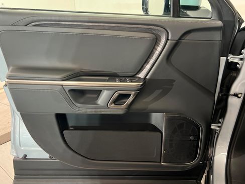 Used 2024 Rivian R1S Adventure AWD/4WD image 15