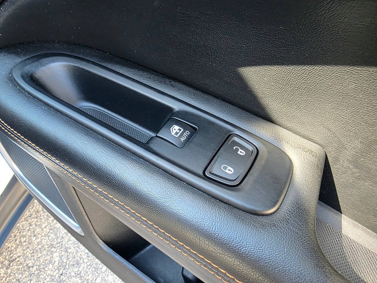 Used 2018 Jeep Compass Limited w/ Navigation Group AWD/4WD image 36