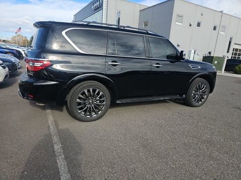 Used 2024 Nissan Armada Platinum w/ Captain's Chairs Package image 3