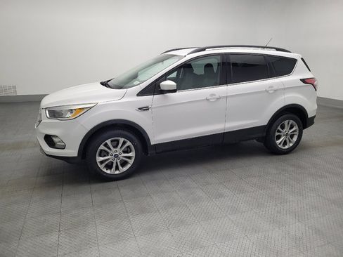 Used 2018 Ford Escape SE image 2