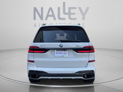 Used 2025 BMW X7 xDrive40i w/ M Sport Package AWD/4WD image 3