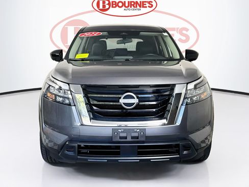 Used 2024 Nissan Pathfinder S AWD/4WD image 4