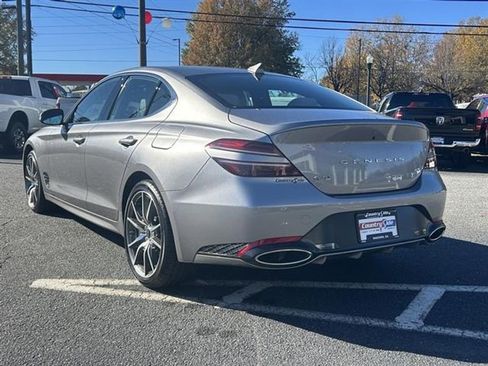Used 2025 Genesis G70 2.5T image 4