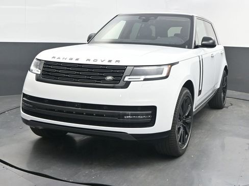 New 2025 Land Rover Range Rover SE image 2