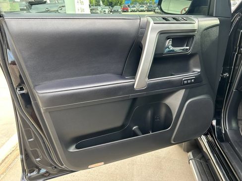 Certified 2022 Toyota 4Runner Limited AWD/4WD image 11