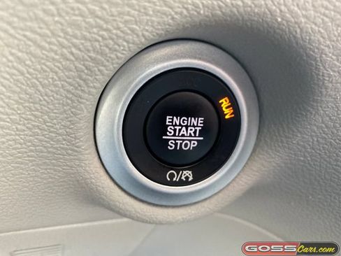 Certified 2024 Chrysler Pacifica Touring-L FWD image 11