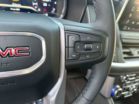 Used 2024 GMC Yukon SLT image 18