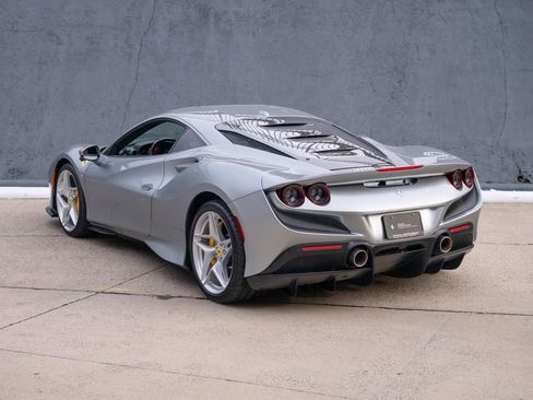 Used 2020 Ferrari F8 Tributo image 2