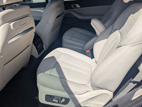 Certified 2025 BMW X7 xDrive40i w/ Executive Package AWD/4WD image 17