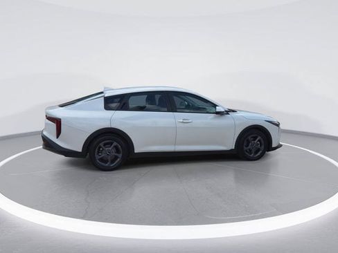 Used 2025 Kia K4 FWD image 9
