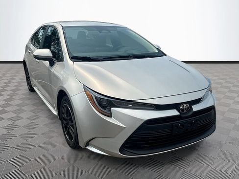 Used 2024 Toyota Corolla LE FWD image 4