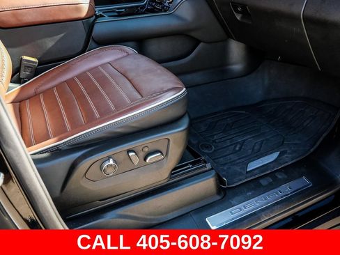 Used 2023 GMC Yukon Denali Ultimate AWD/4WD image 17