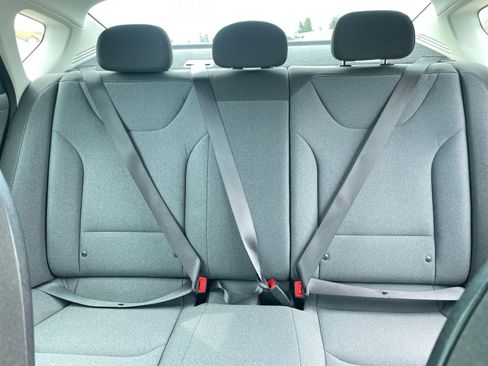 Used 2025 Kia K4 LXS image 38