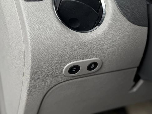 Used 2011 Chevrolet HHR LS image 27