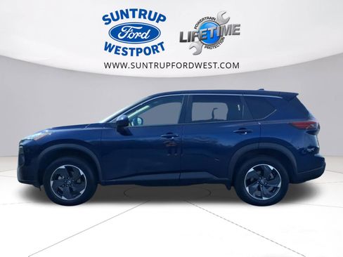 Used 2024 Nissan Rogue SV image 18
