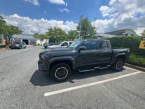 Used 2024 Toyota Tacoma 4x4 Double Cab image 2