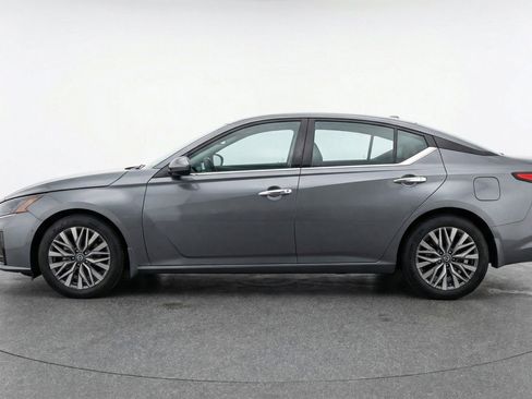Used 2025 Nissan Altima 2.5 SV image 5
