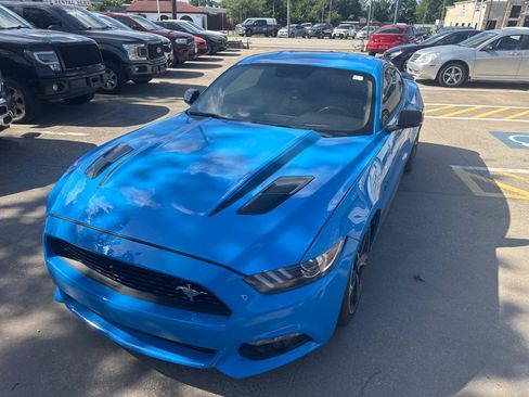 Used 2017 Ford Mustang GT Premium w/ Enhanced Security Package RWD image 13