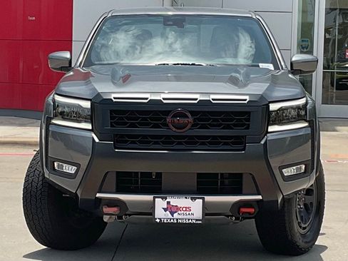Used 2026 Nissan Frontier PRO-4X AWD/4WD image 2