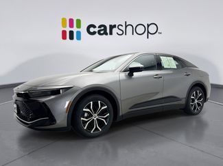 Used 2025 Toyota Crown XLE video 1